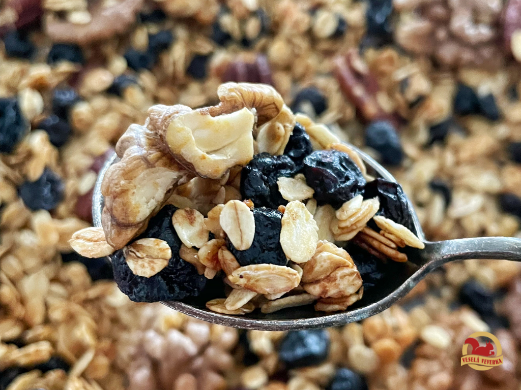 blog_granola_makro záběr na lžíci